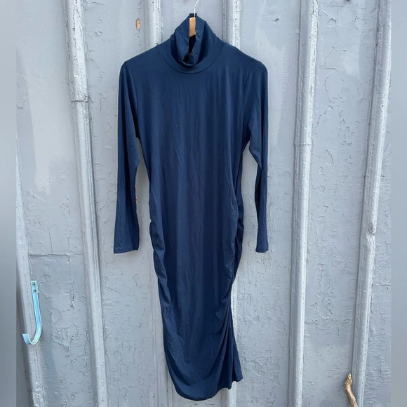 Cutler Mock  Turtleneck t-shirt maternity dress, size Large - Picture 1 of 11